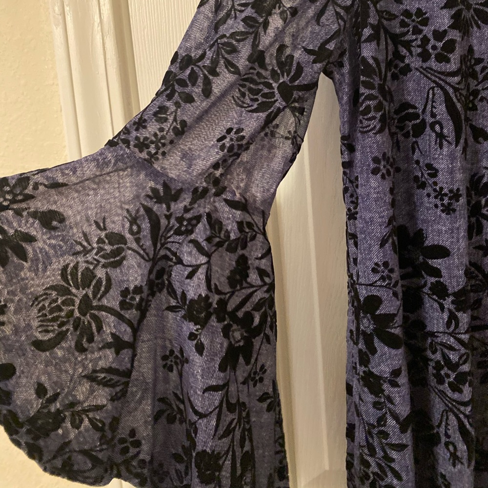 Flutter sleeve mini dress